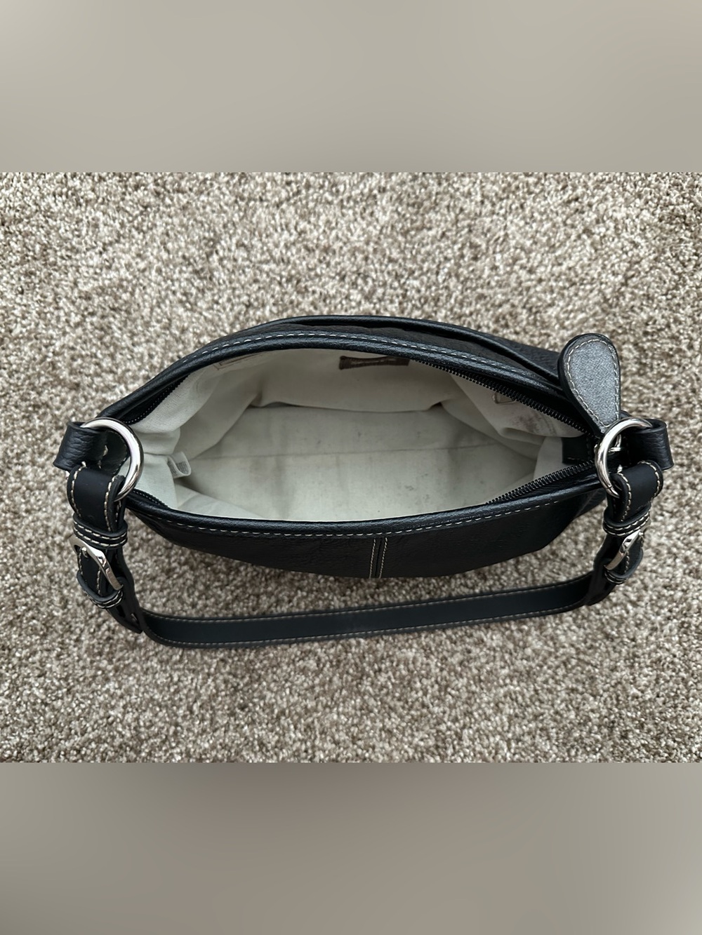 THE SAK BLACK PEBBLED TEXTURED ALL LEATHER SHOULDER/HANDBAG 5 x 11 x 2.5 INCHES - Picture 4 of 9